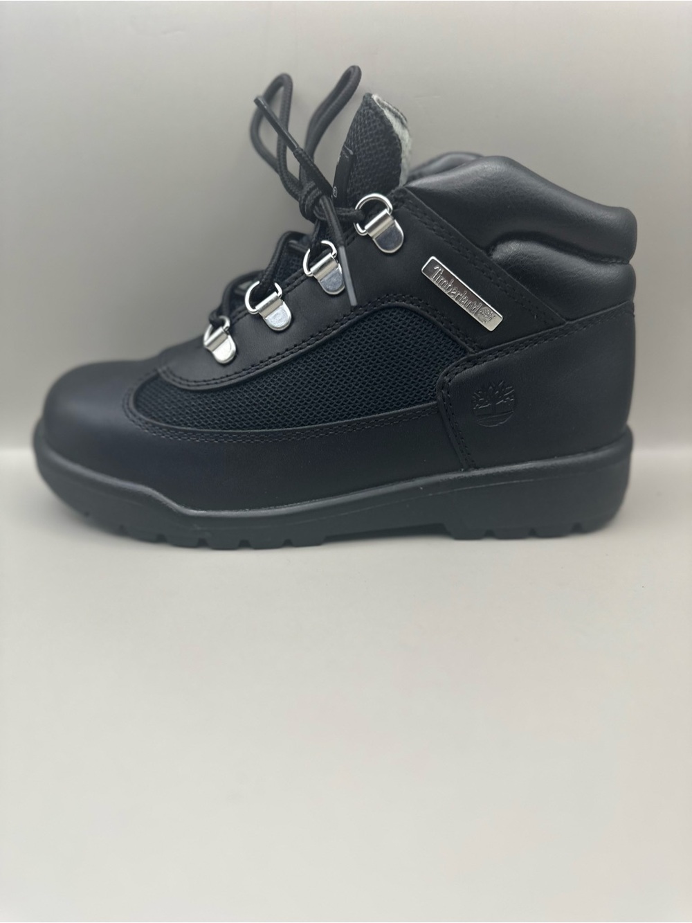 **NEW** Timberland Field Mid “Black” Kids Black Boot sz 3y